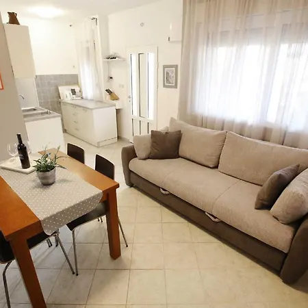 Goga With Heated Pool 4*